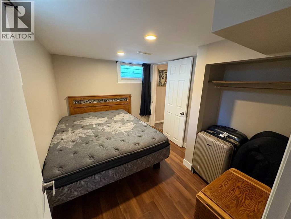 4705 49 Street Property Photo 20