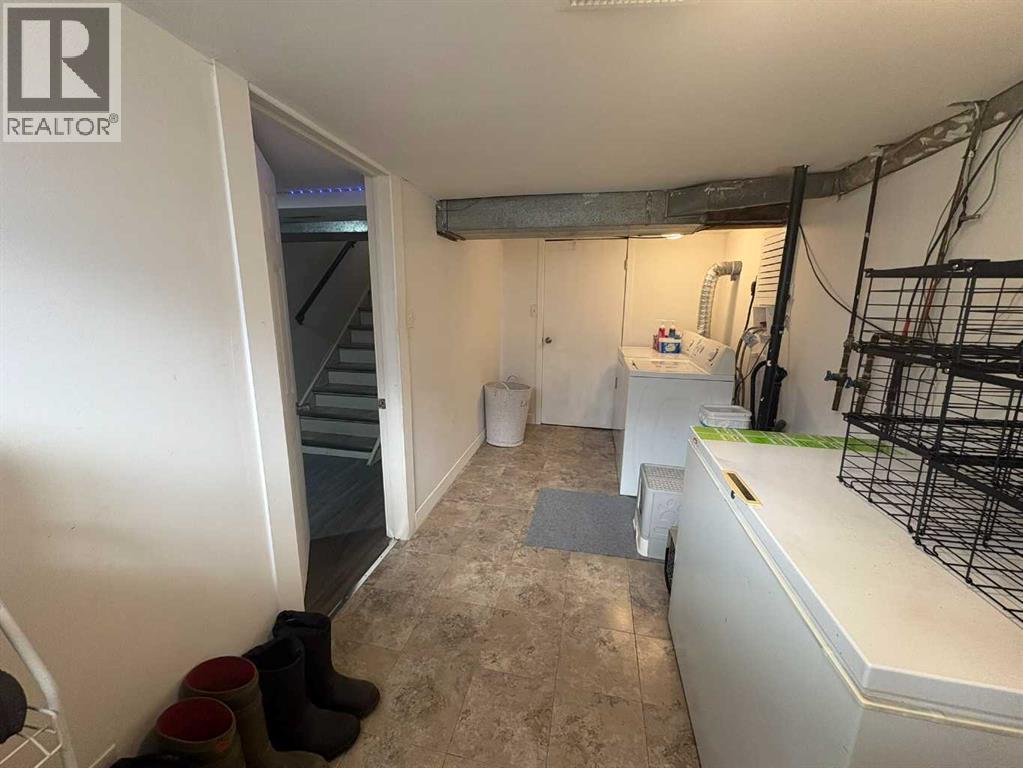 4705 49 Street Property Photo 23