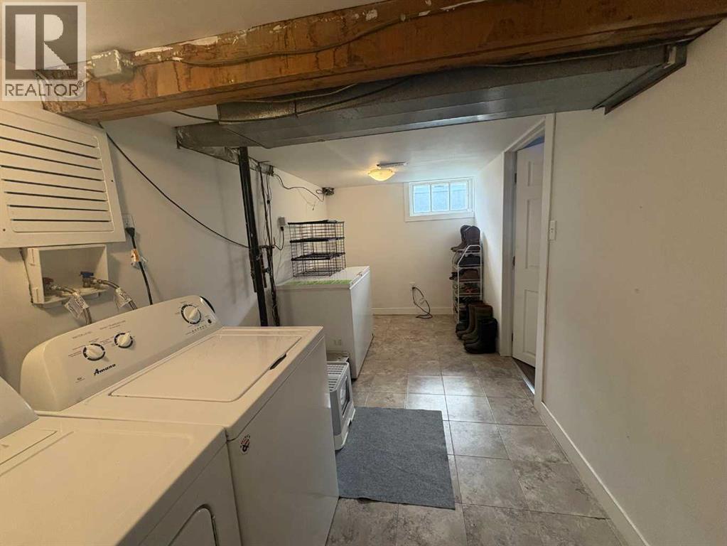 4705 49 Street Property Photo 24