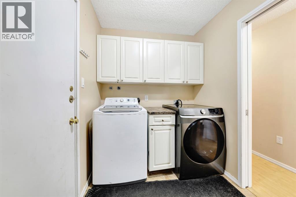 207 3rd Avenue E Property Photo 13