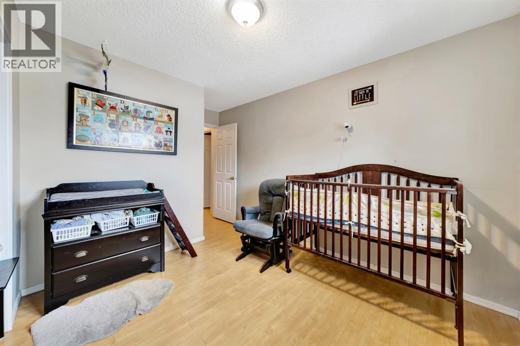 207 3rd Avenue E Property Photo 15