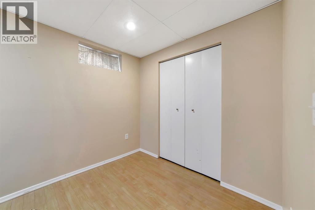 207 3rd Avenue E Property Photo 23