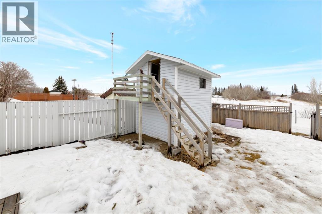 207 3rd Avenue E Property Photo 36