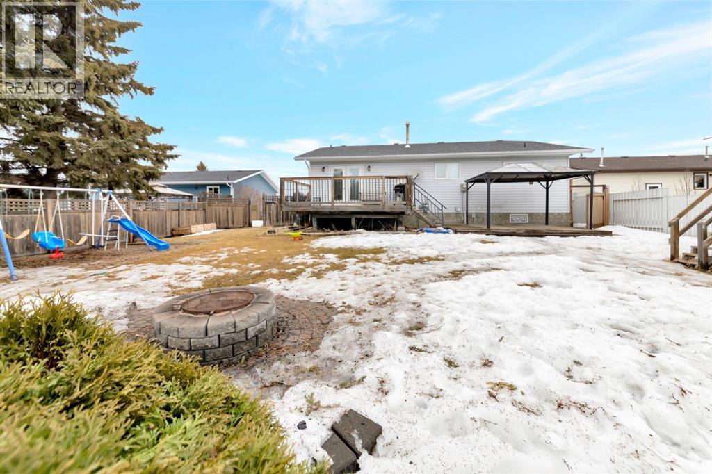 207 3rd Avenue E Property Photo 43