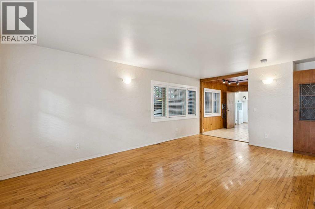 130 30 Avenue Ne Property Photo 4