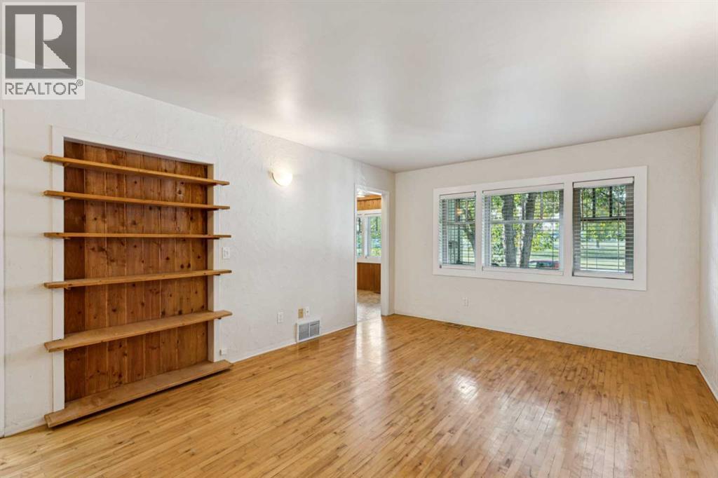 130 30 Avenue Ne Property Photo 6