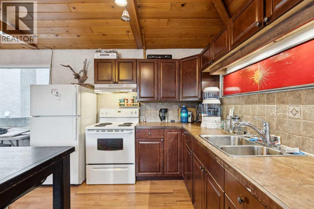 130 30 Avenue Ne Property Photo 22