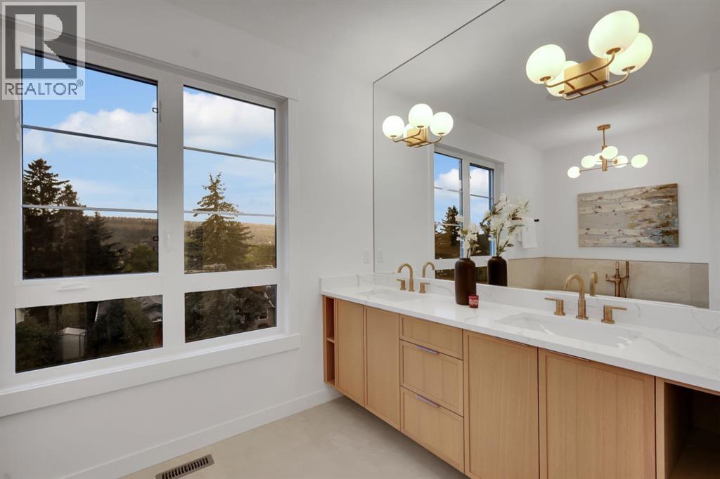 4614 22 Avenue Nw Property Photo 29