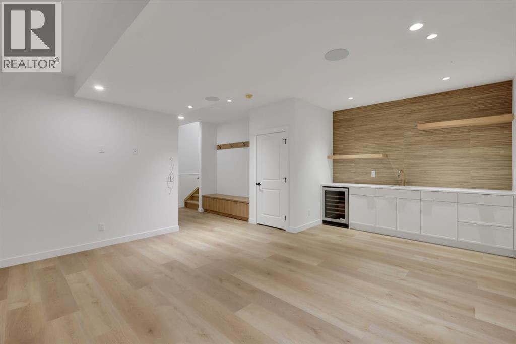 4614 22 Avenue Nw Property Photo 40