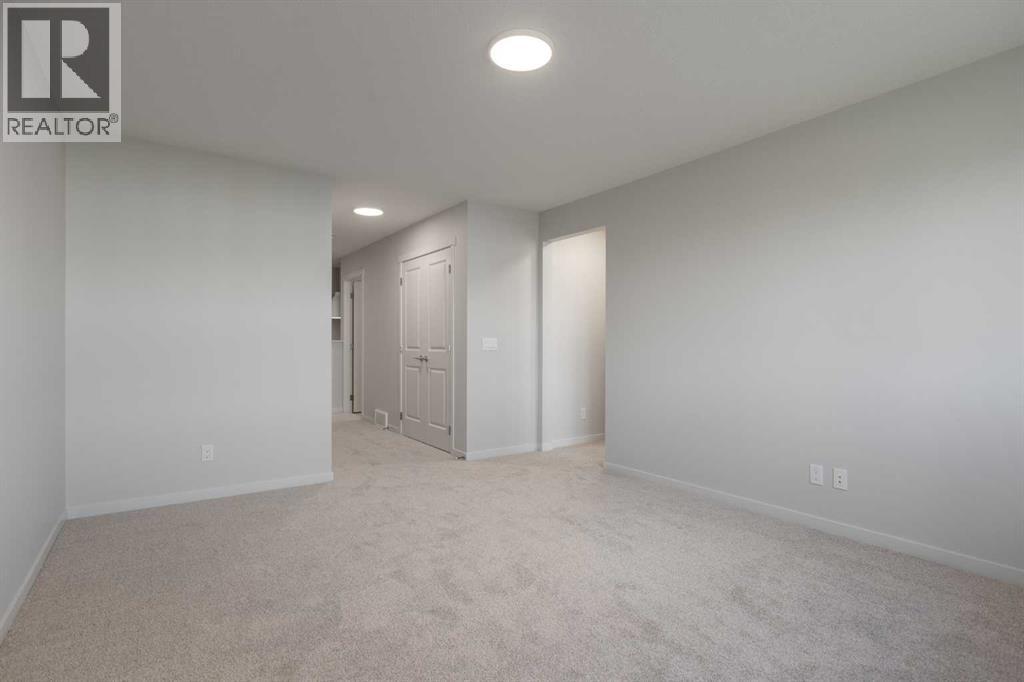 308 Montrose Crescent Se Property Photo 19