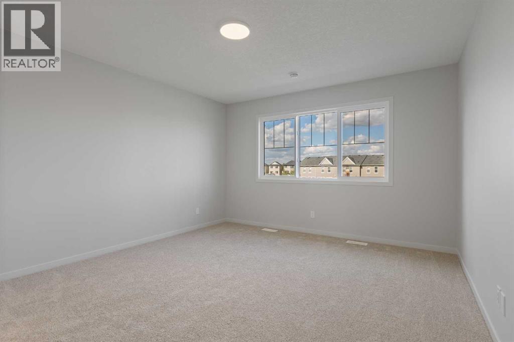 308 Montrose Crescent Se Property Photo 20