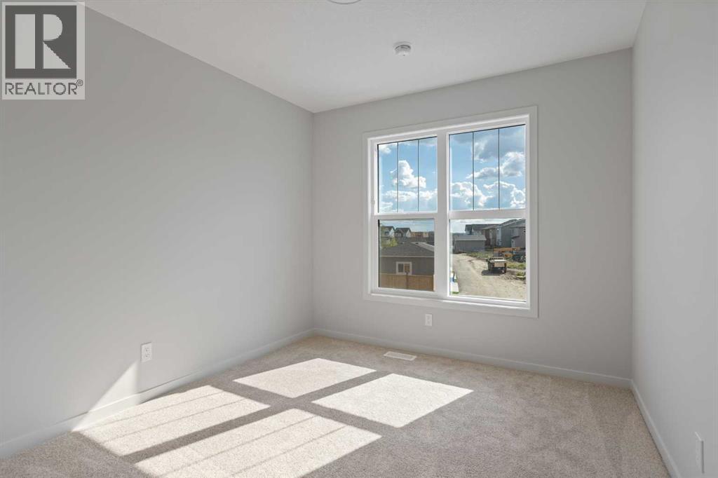 308 Montrose Crescent Se Property Photo 27