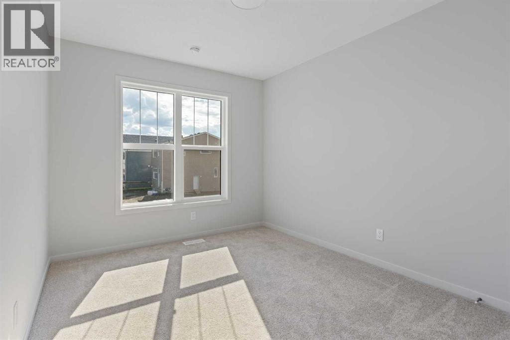 308 Montrose Crescent Se Property Photo 28
