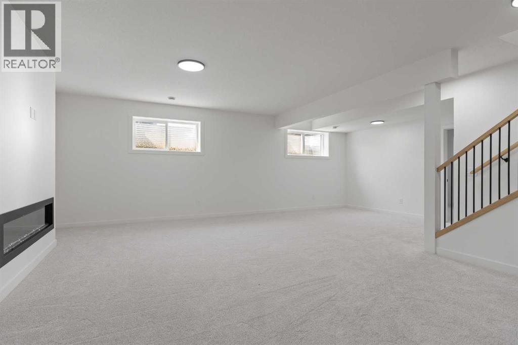 809 Hampshire Crescent Ne Property Photo 22