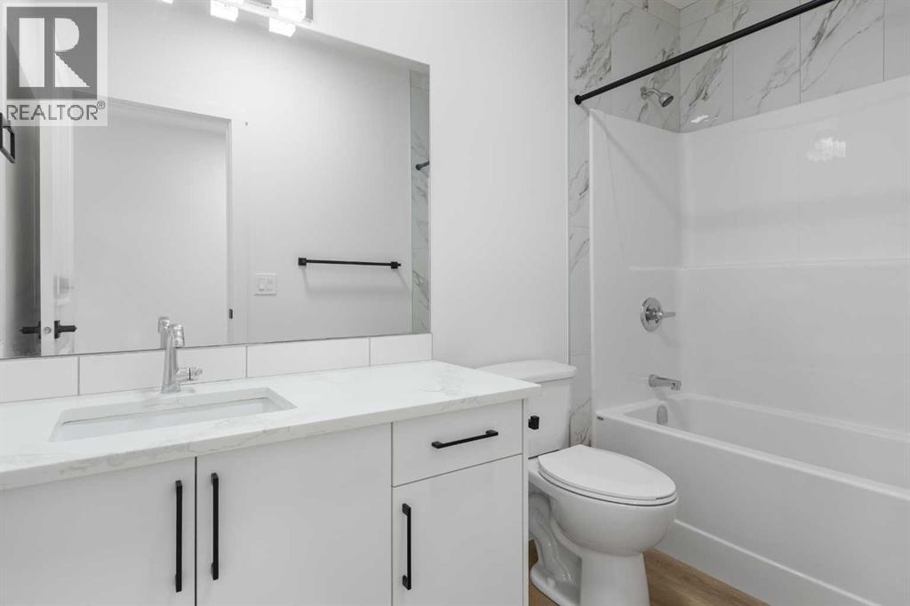 809 Hampshire Crescent Ne Property Photo 25