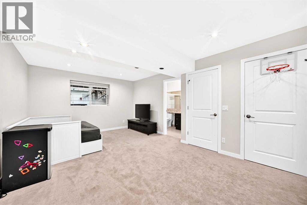 567 Evanston Drive Nw Property Photo 14