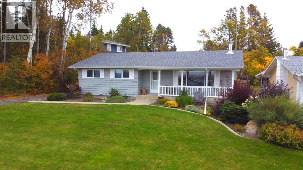 5007 42 Street Property Photo 1