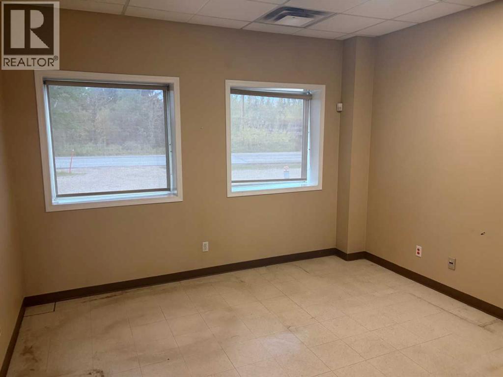 5221 59 Street Property Photo 8