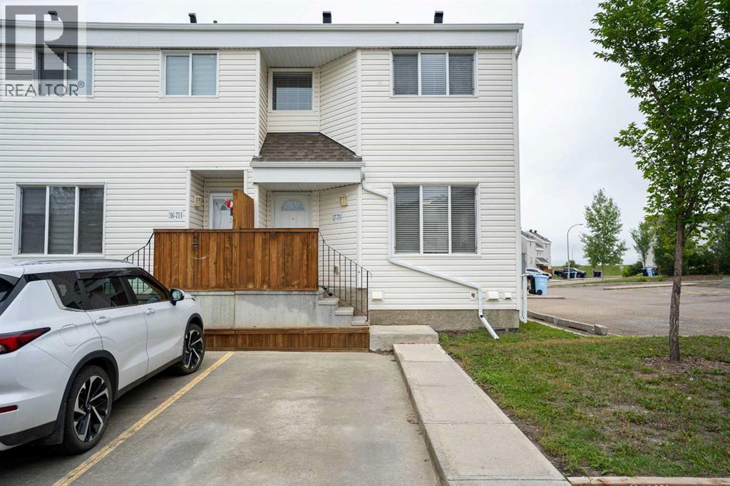 711 Beacon Hill Drive Property Photo 1