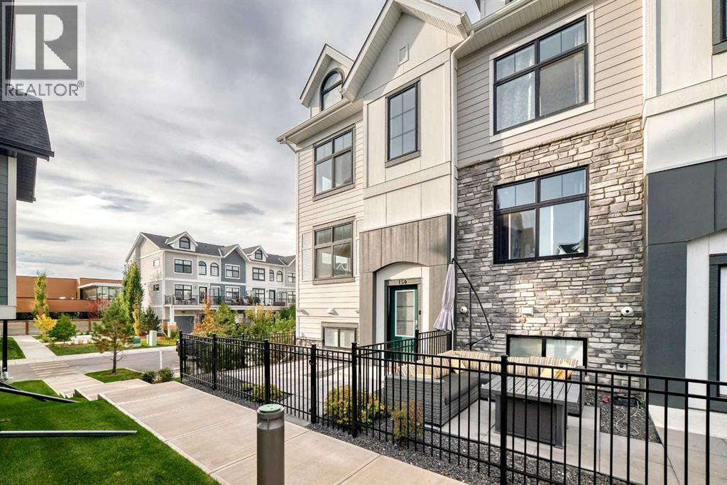 150 Les Jardins Park Se Property Photo 3