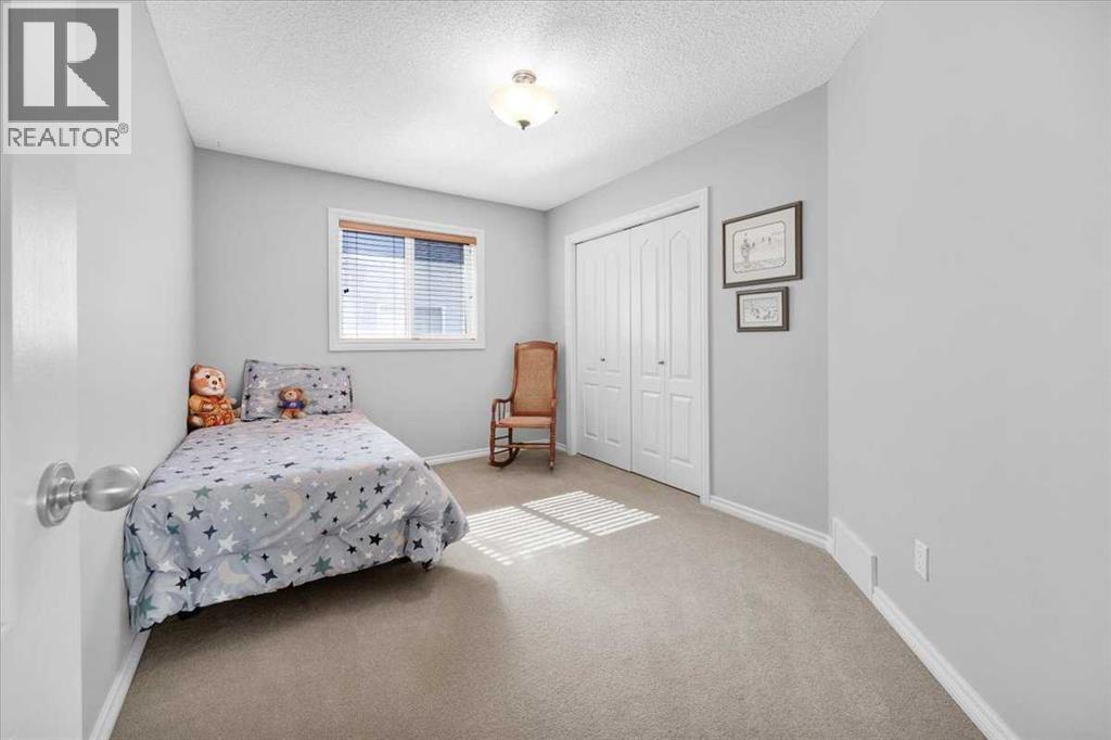 209 Crystal Green Point Property Photo 24