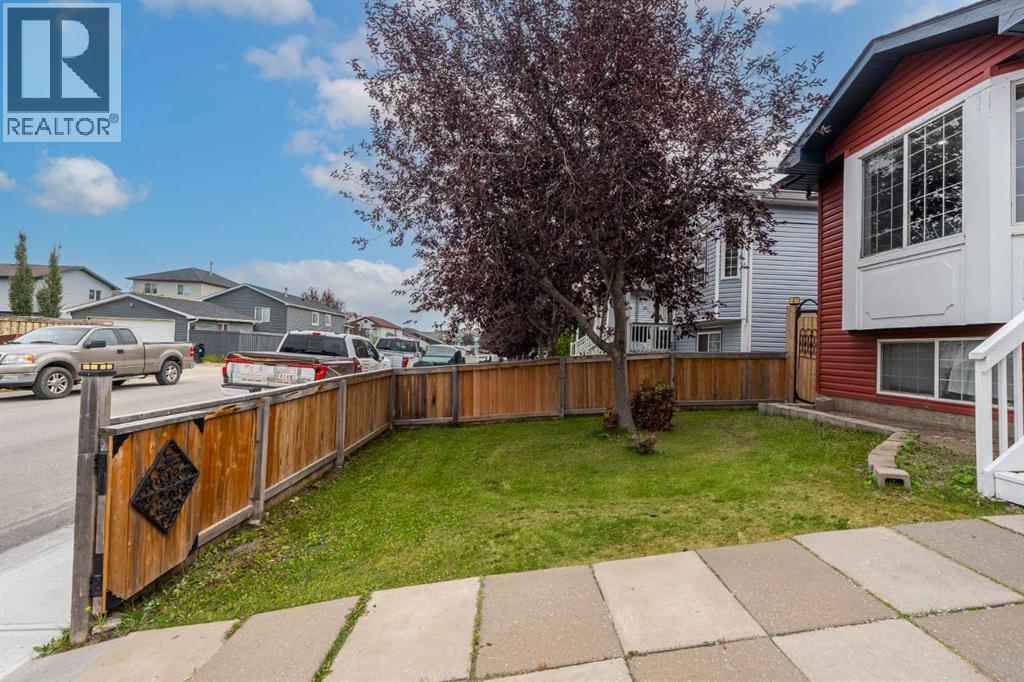 65 Martinvalley Road Ne Property Photo 2