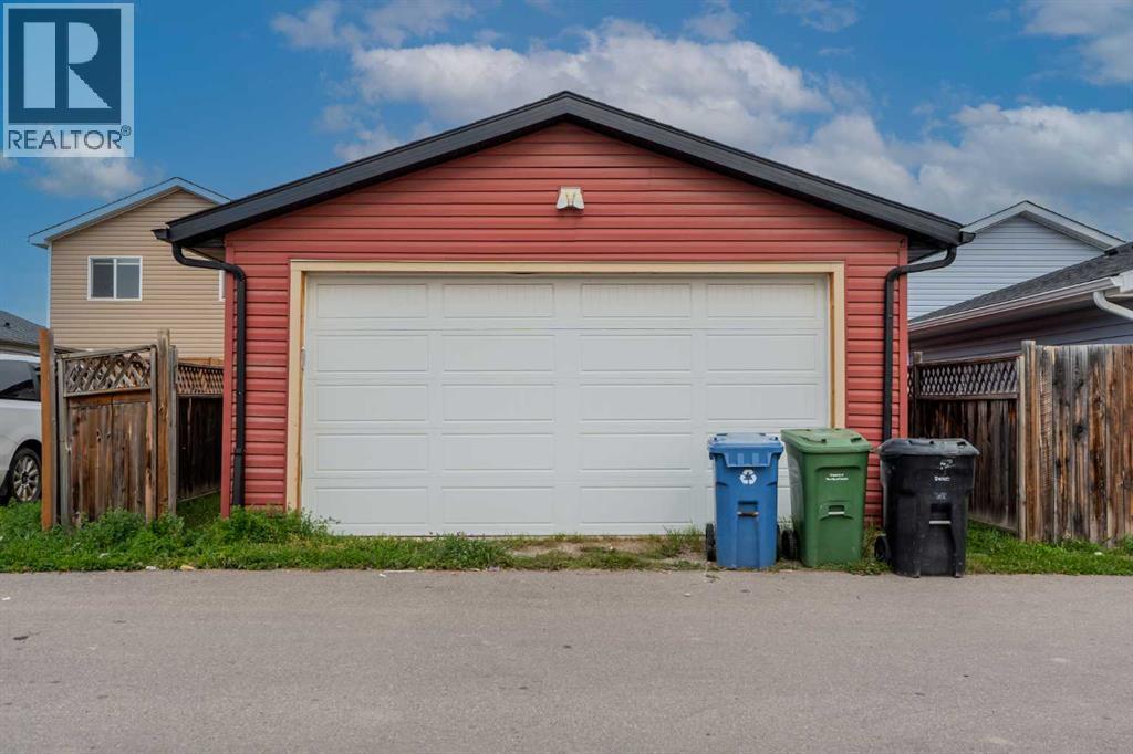 65 Martinvalley Road Ne Property Photo 3