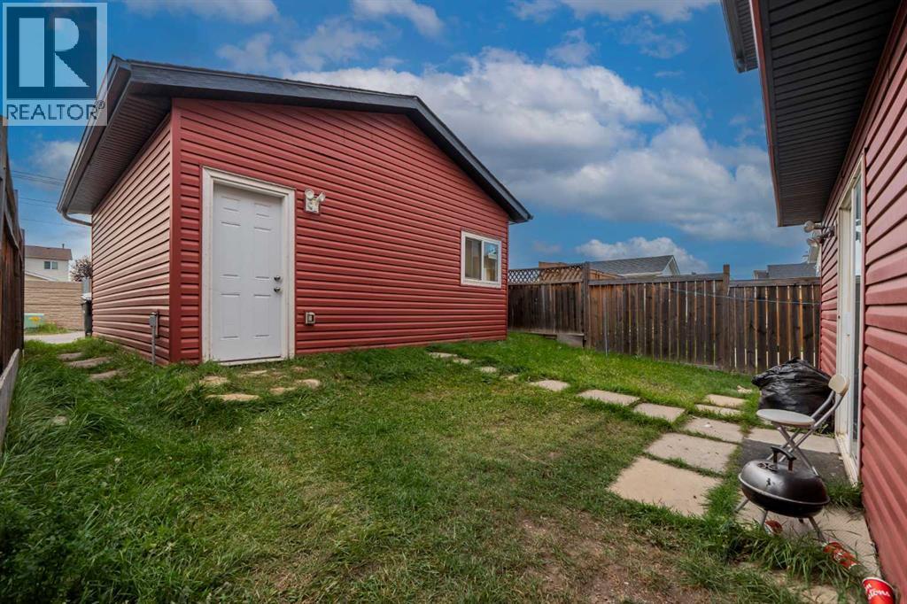 65 Martinvalley Road Ne Property Photo 4