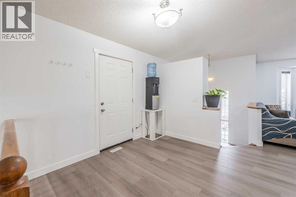 65 Martinvalley Road Ne Property Photo 15