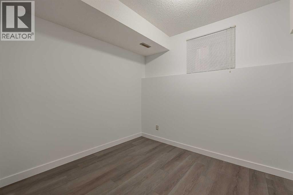 65 Martinvalley Road Ne Property Photo 37