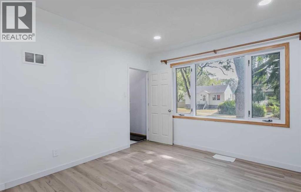 10948 75 Avenue Nw Property Photo 2