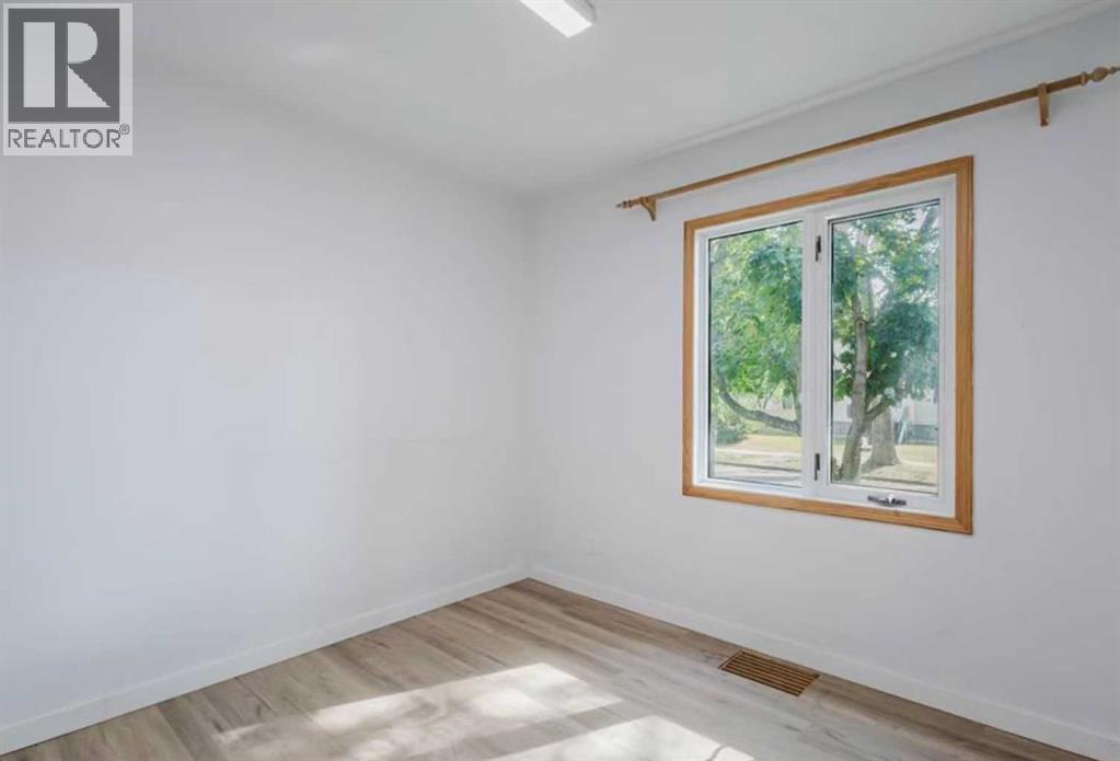 10948 75 Avenue Nw Property Photo 4