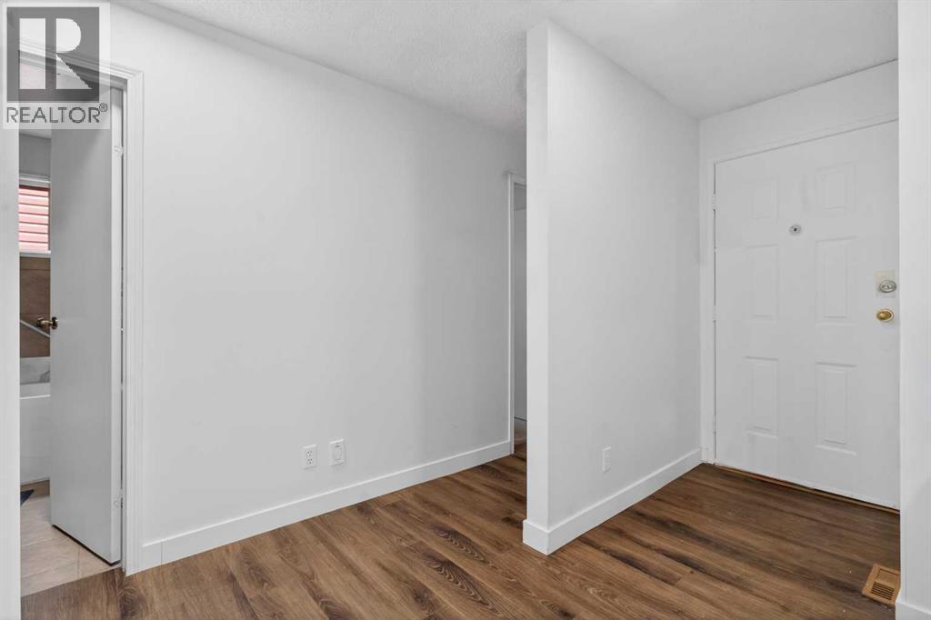 128 Castledale Crescent Ne Property Photo 5