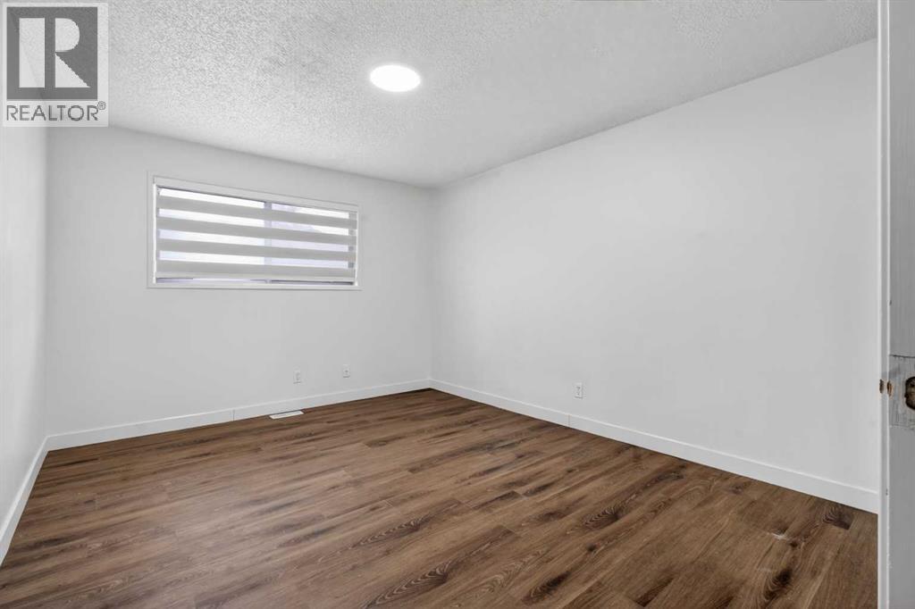 128 Castledale Crescent Ne Property Photo 10