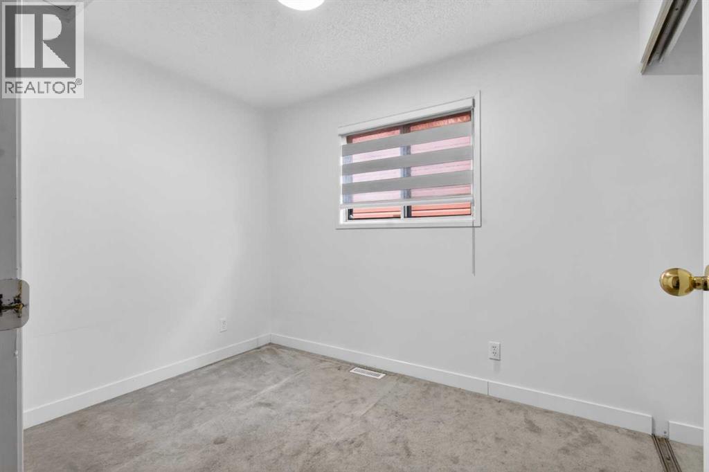 128 Castledale Crescent Ne Property Photo 12