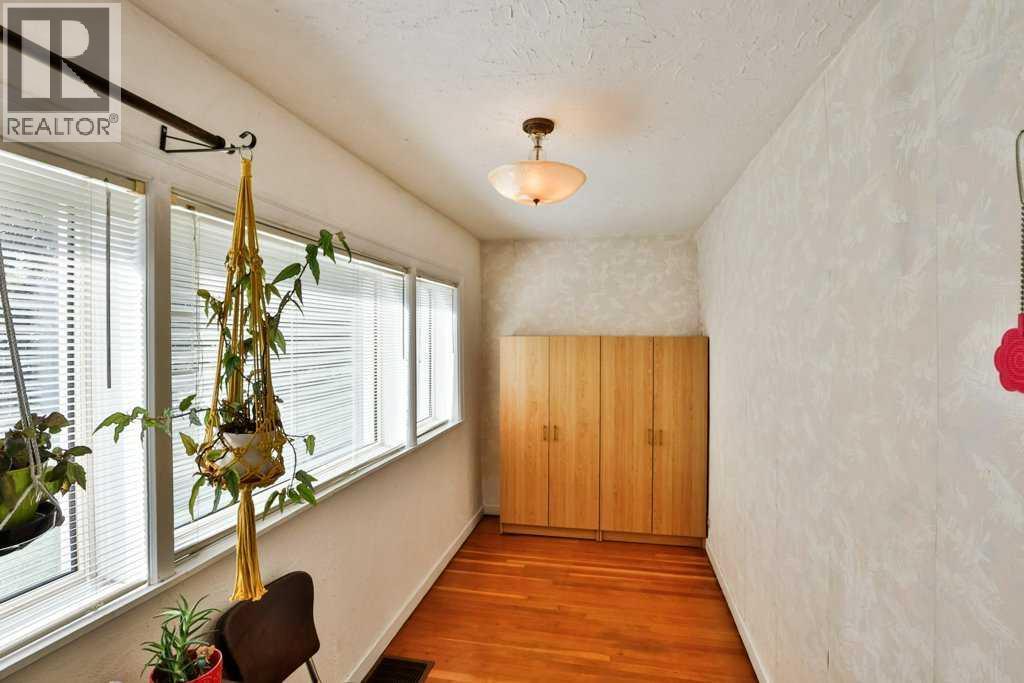 1615 5 Avenue N Property Photo 4