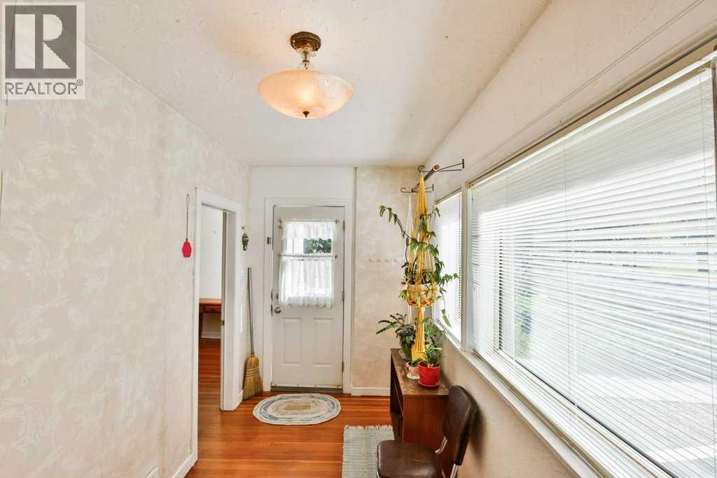 1615 5 Avenue N Property Photo 5