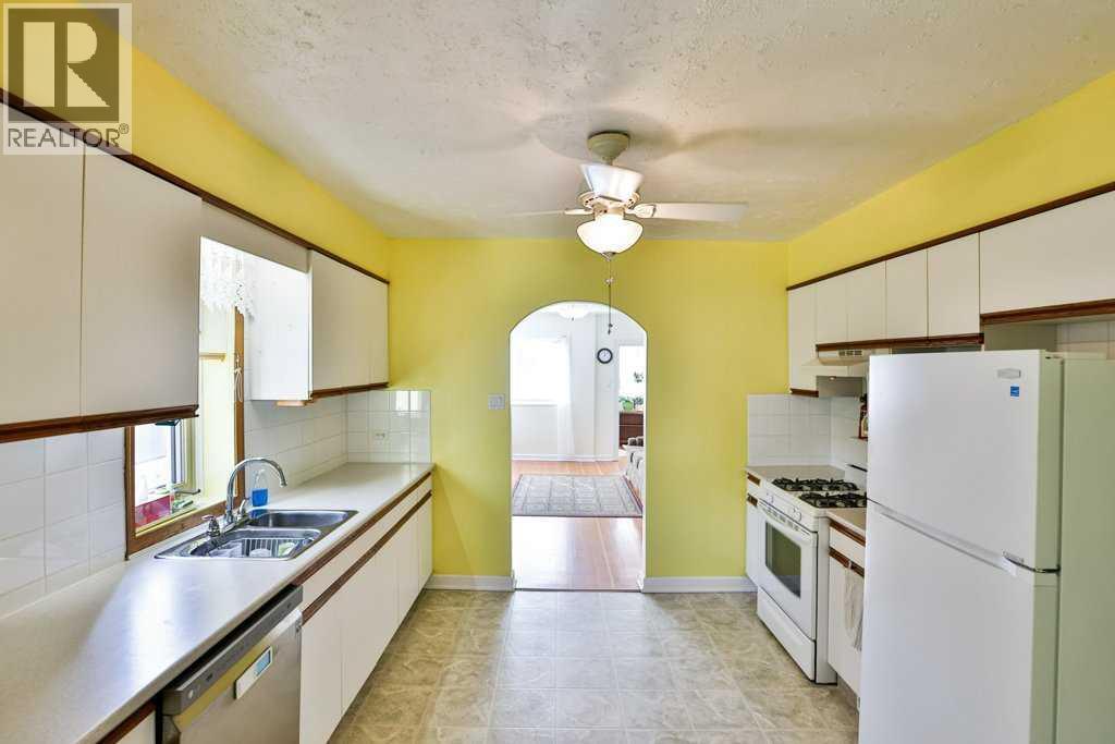 1615 5 Avenue N Property Photo 8