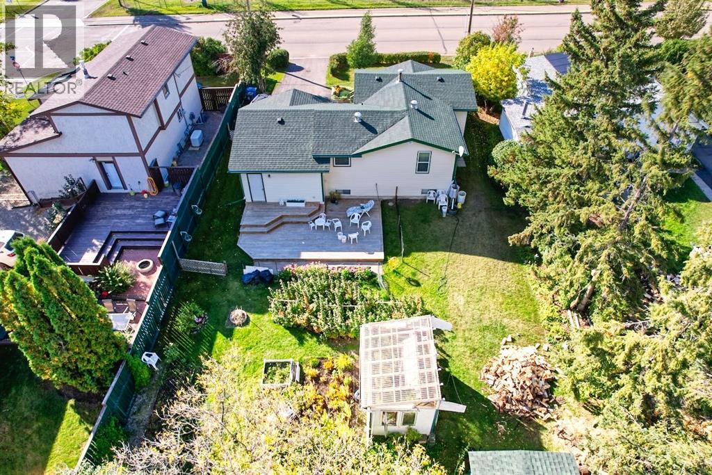 416 11 Avenue N Property Photo 4
