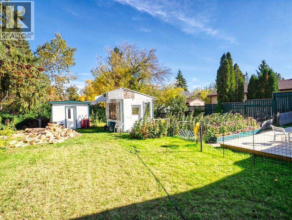 416 11 Avenue N Property Photo 12