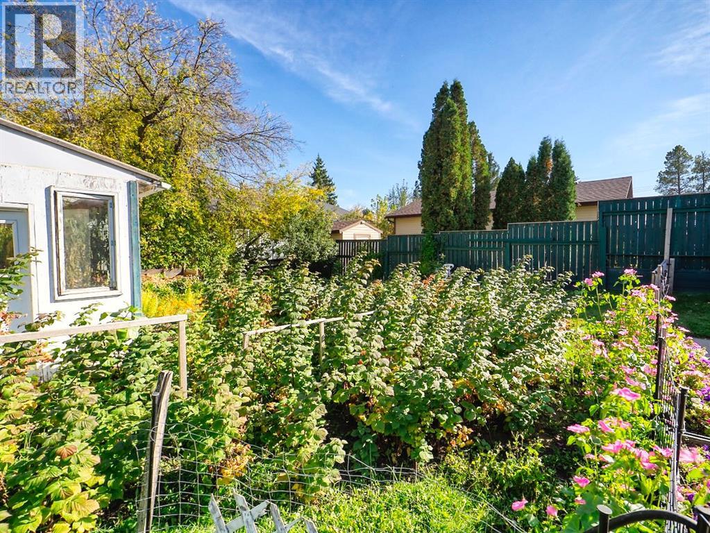 416 11 Avenue N Property Photo 13