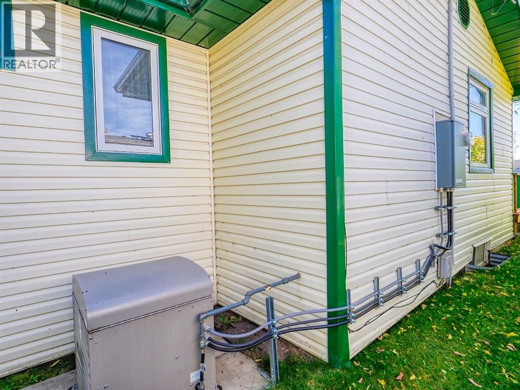 416 11 Avenue N Property Photo 16