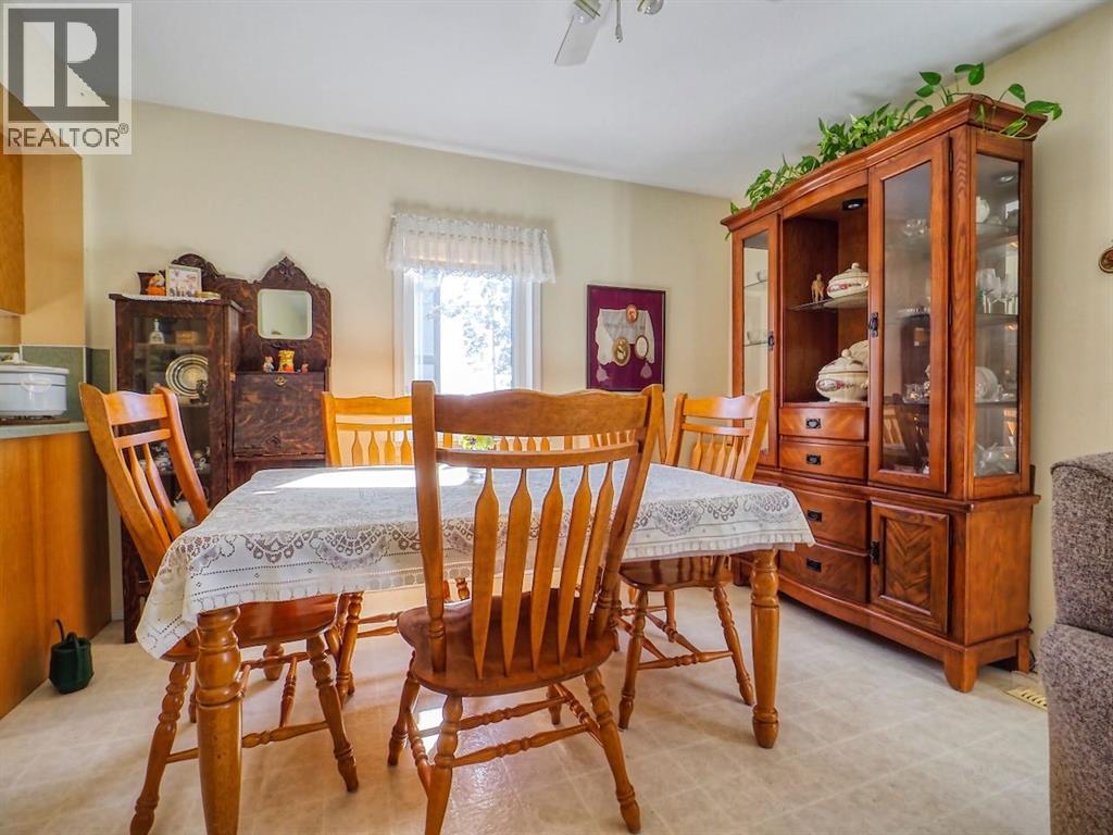 416 11 Avenue N Property Photo 18