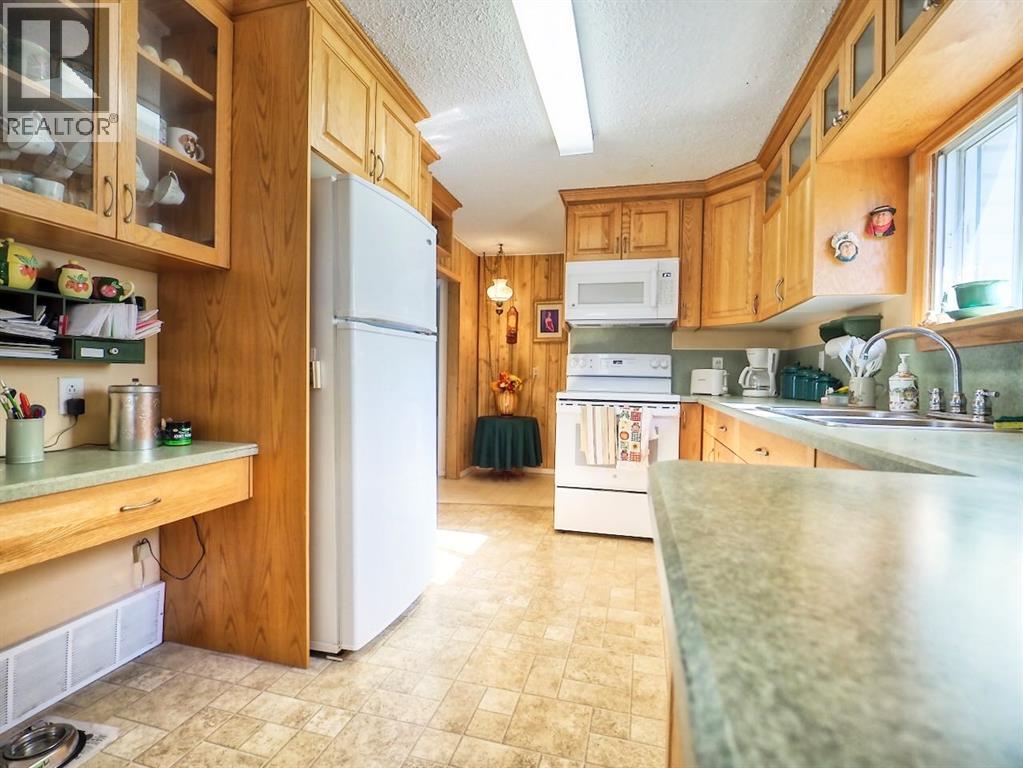 416 11 Avenue N Property Photo 22