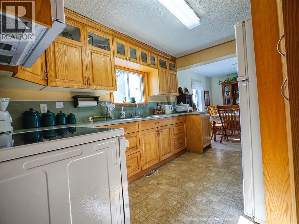 416 11 Avenue N Property Photo 23