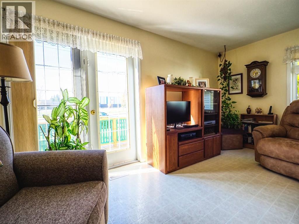 416 11 Avenue N Property Photo 24