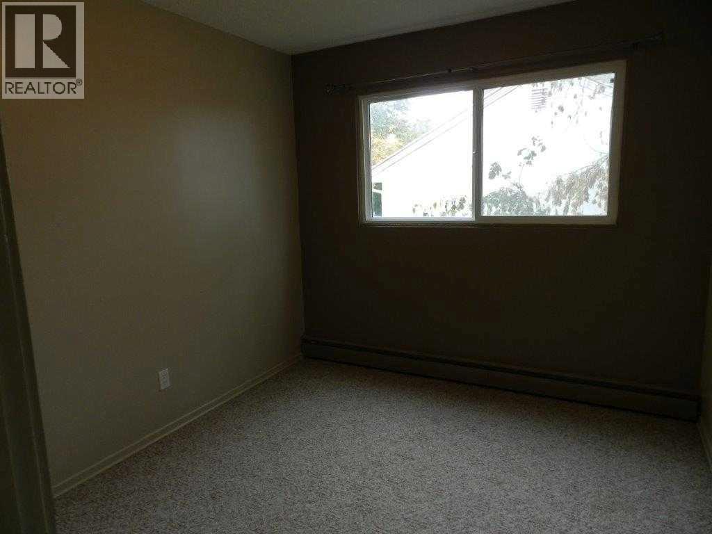 9802 98 Avenue Property Photo 9