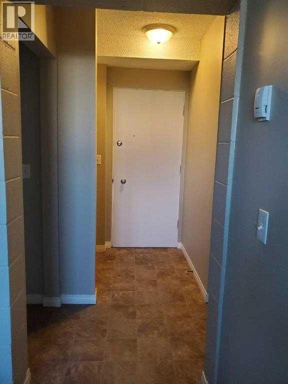 9802 98 Avenue Property Photo 11