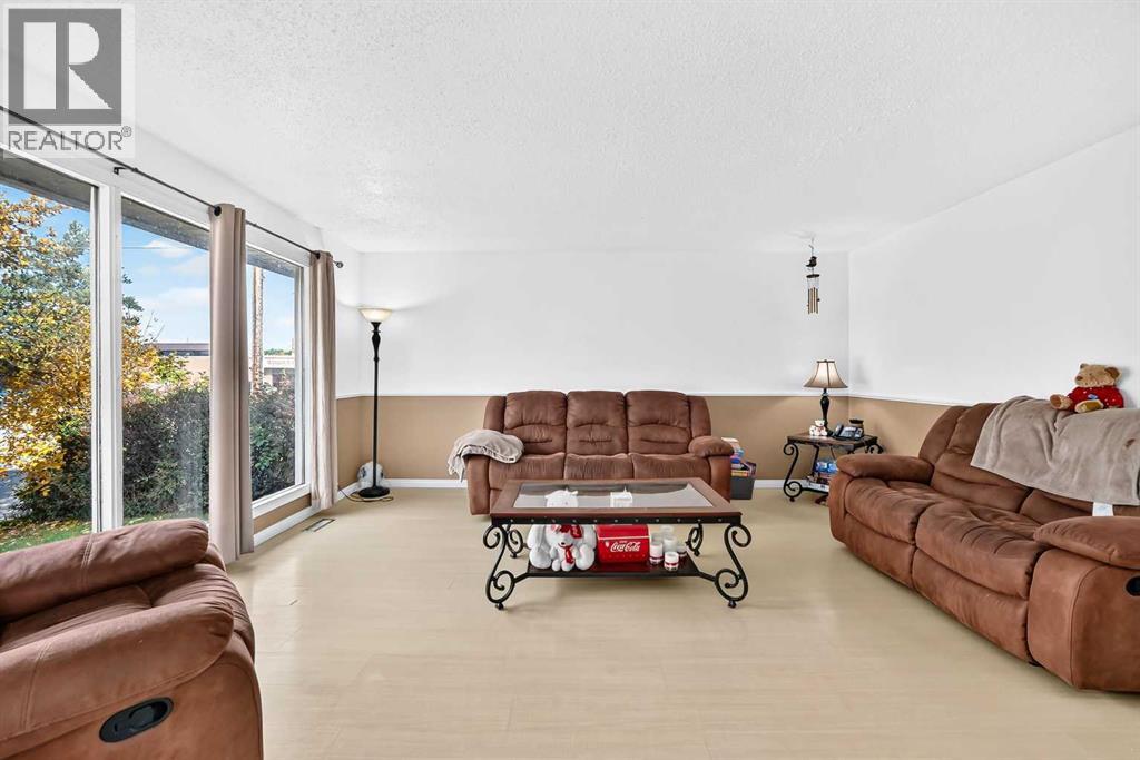 102 4 Avenue Se Property Photo 7