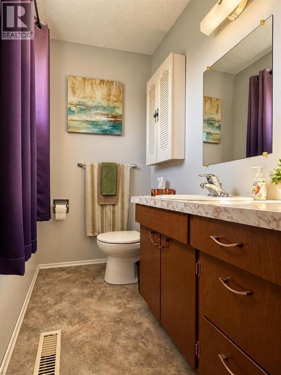 9409 108 Avenue Property Photo 29